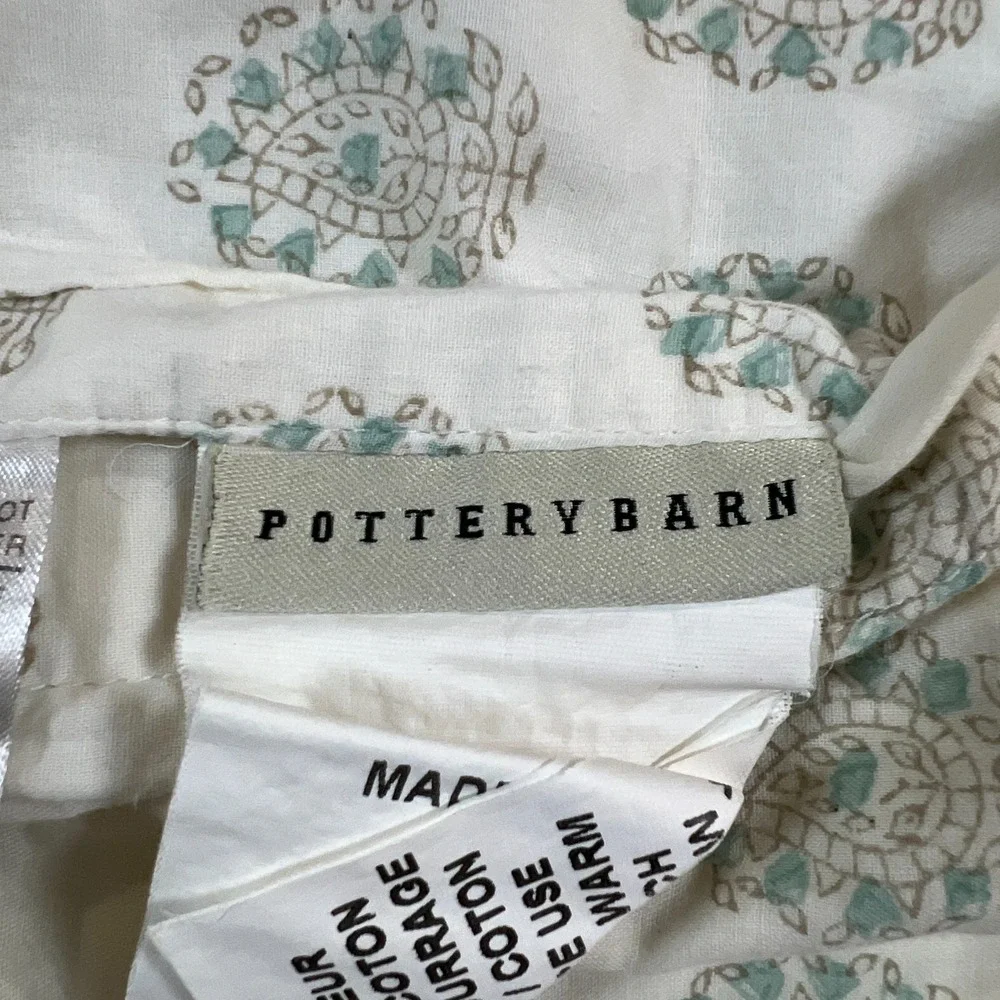 Set Of 2 Pottery Barn Standard Pillow Shams 20